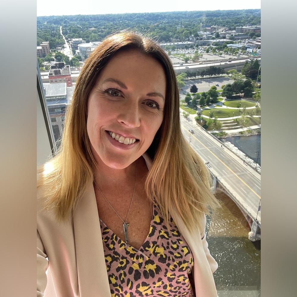 Meet your Posher, Lori
